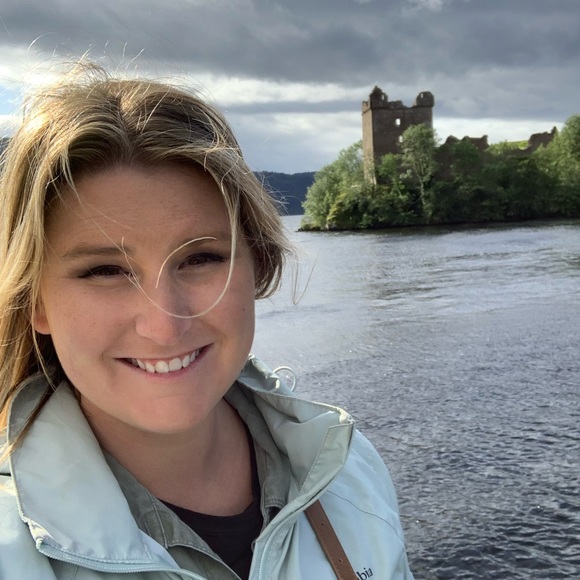 Meet your Posher, Christina - Picture 3 of 4